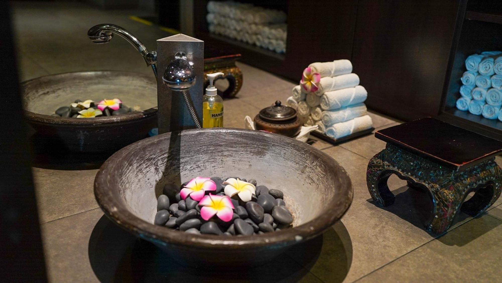 The Guest Hotel & Spa Петалинг Джая Екстериор снимка