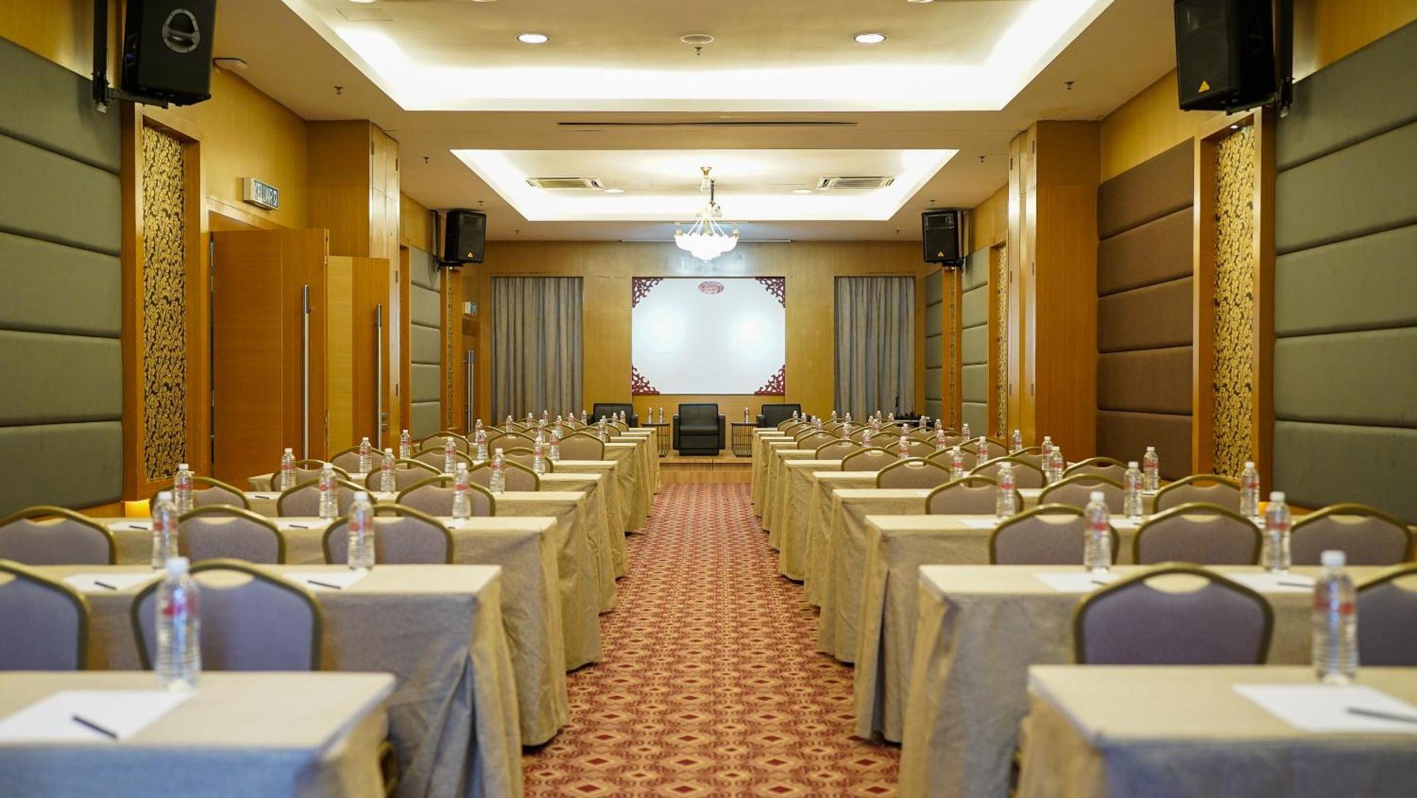 The Guest Hotel & Spa Петалинг Джая Екстериор снимка