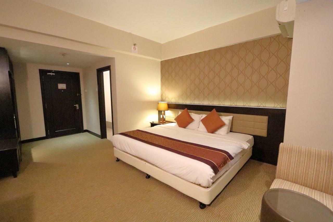 The Guest Hotel & Spa Петалинг Джая Екстериор снимка